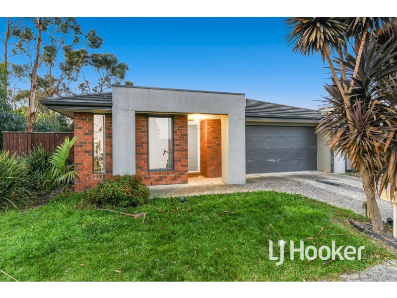 52 Devine Drive, Pakenham VIC 3810