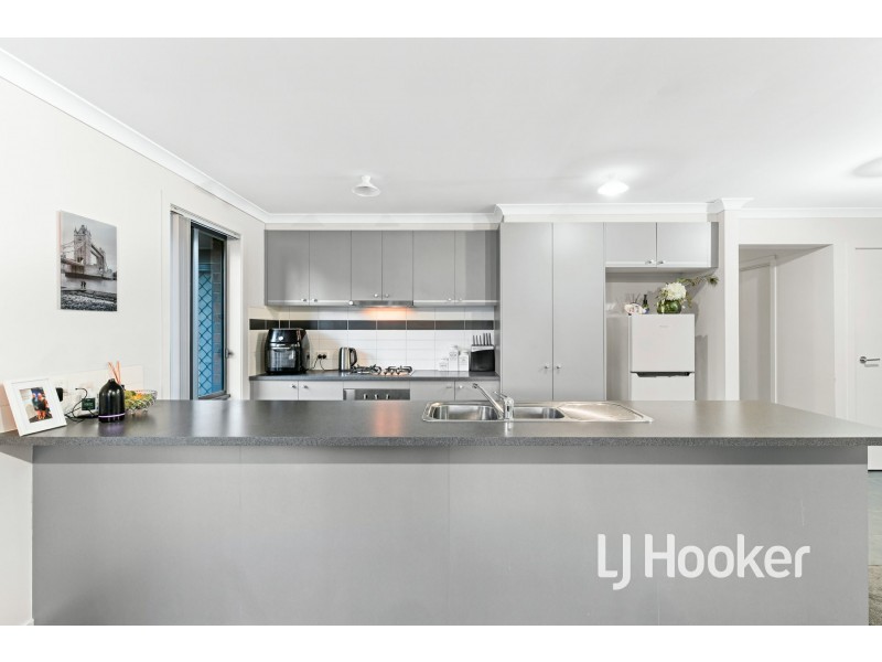 52 Devine Drive, Pakenham VIC 3810