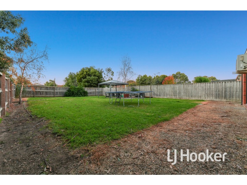 52 Devine Drive, Pakenham VIC 3810