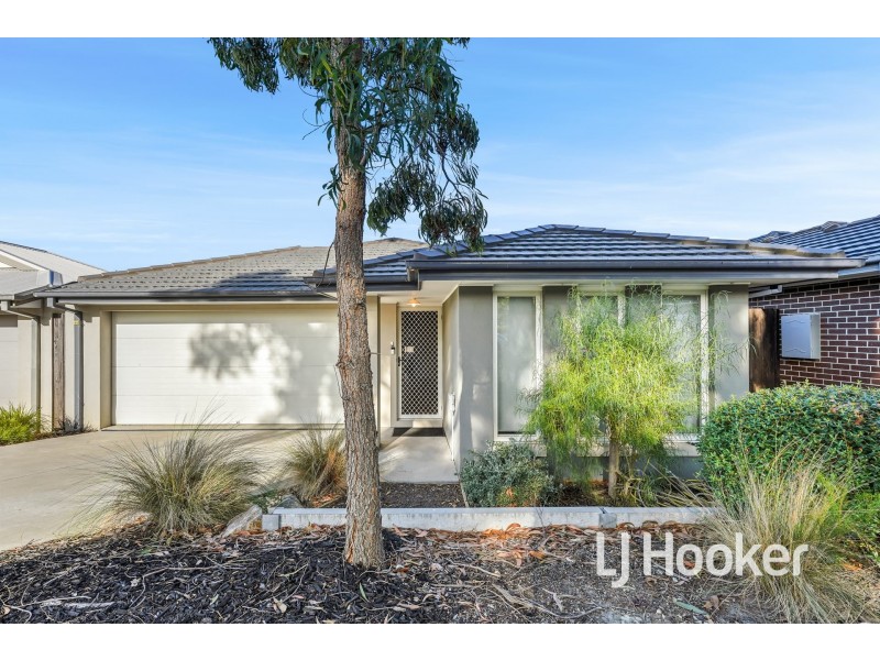 64 Mulcahy Road, Pakenham VIC 3810