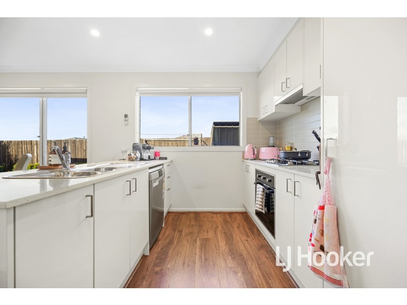 64 Mulcahy Road, Pakenham VIC 3810