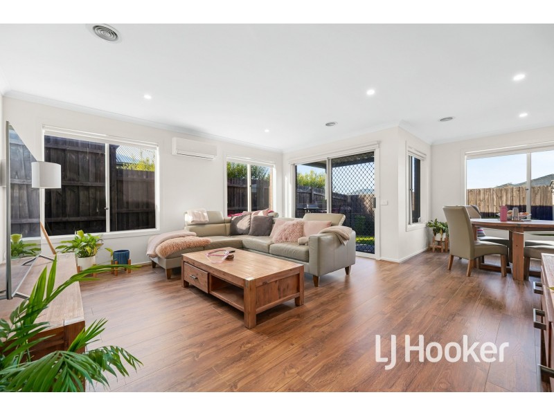 64 Mulcahy Road, Pakenham VIC 3810