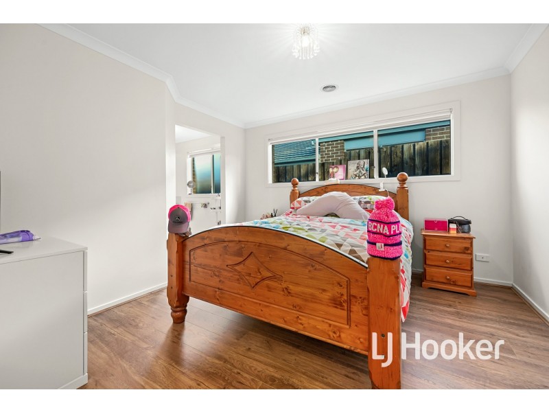 64 Mulcahy Road, Pakenham VIC 3810