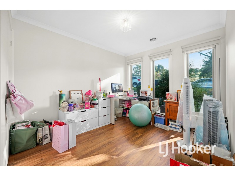 64 Mulcahy Road, Pakenham VIC 3810