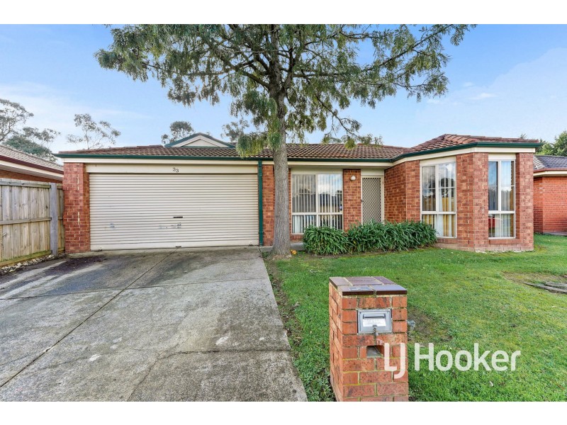 33 Maria Crescent, Pakenham VIC 3810