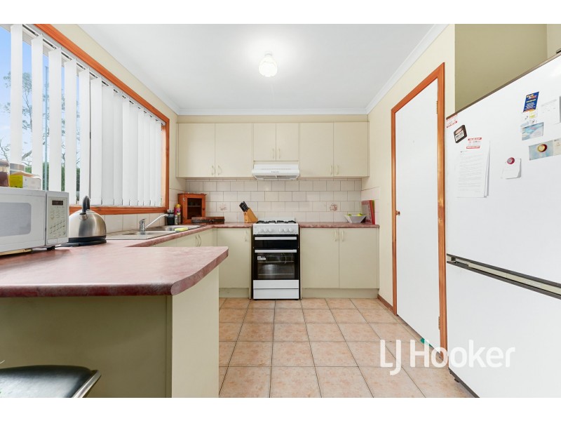 33 Maria Crescent, Pakenham VIC 3810