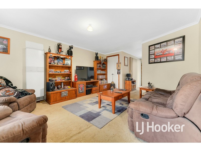 33 Maria Crescent, Pakenham VIC 3810