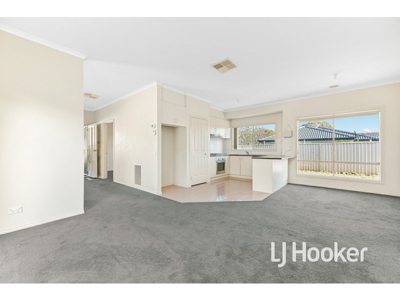 14 Wonboyn Close, Pakenham VIC 3810
