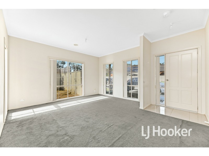 14 Wonboyn Close, Pakenham VIC 3810