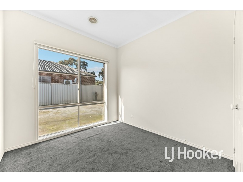 14 Wonboyn Close, Pakenham VIC 3810