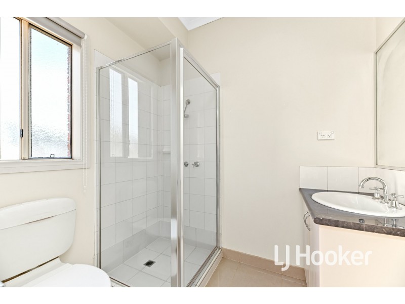 14 Wonboyn Close, Pakenham VIC 3810