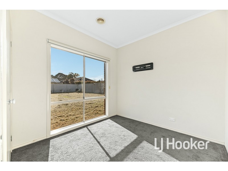 14 Wonboyn Close, Pakenham VIC 3810
