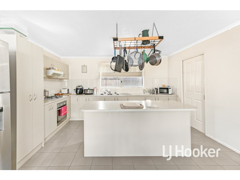36 Parman Avenue, Pakenham VIC 3810