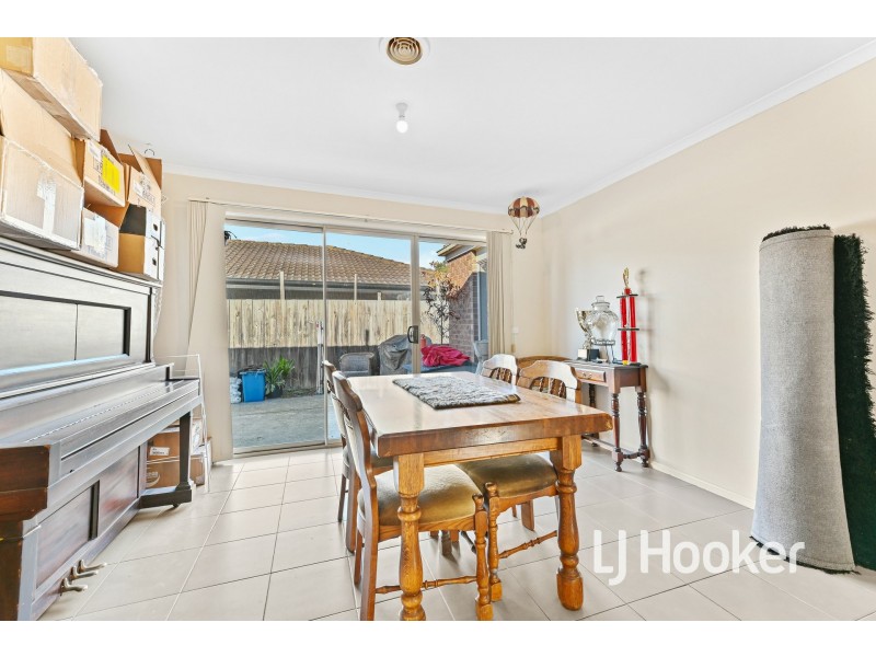 36 Parman Avenue, Pakenham VIC 3810