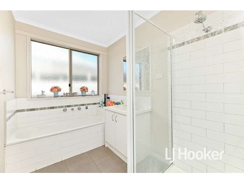 36 Parman Avenue, Pakenham VIC 3810