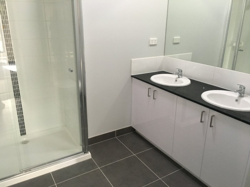 2 Grandvue Boulevard, Pakenham VIC 3810