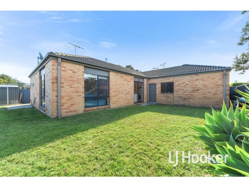 31 Scarlet Crescent, Pakenham VIC 3810