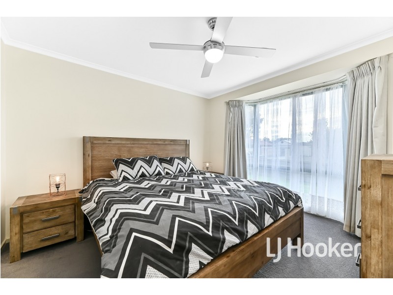 14 Van Haaster Grove, Skye VIC 3977