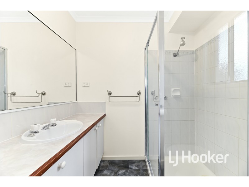 14 Van Haaster Grove, Skye VIC 3977