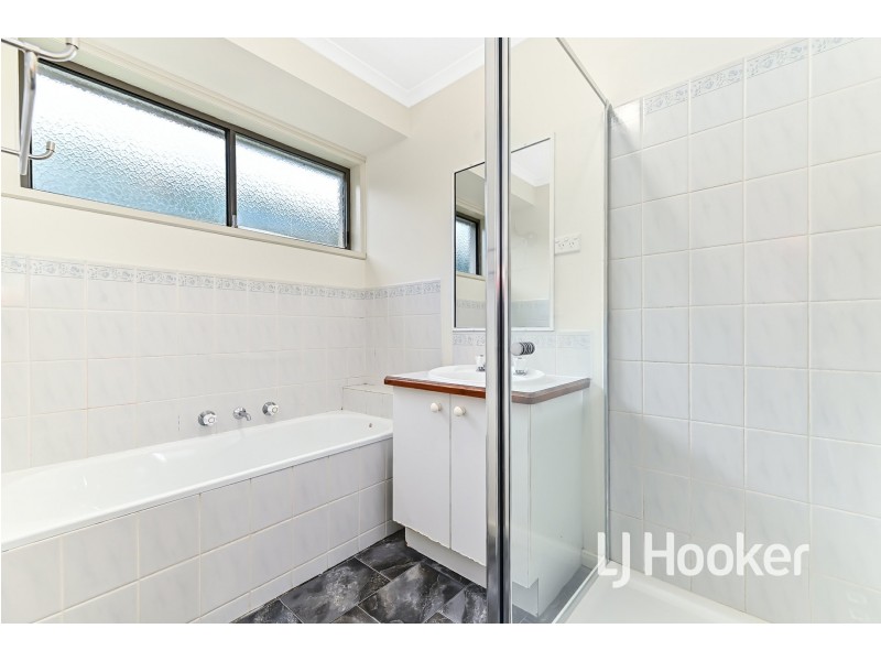 14 Van Haaster Grove, Skye VIC 3977