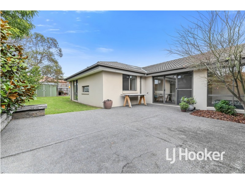 14 Van Haaster Grove, Skye VIC 3977