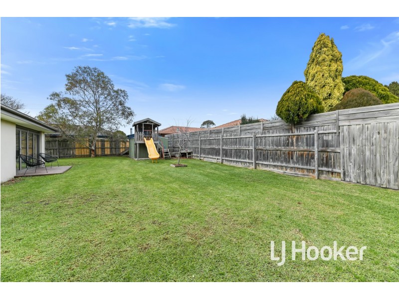 14 Van Haaster Grove, Skye VIC 3977