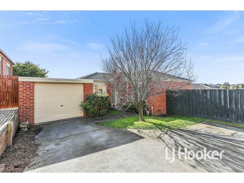 4/3 Hale Place, Pakenham VIC 3810