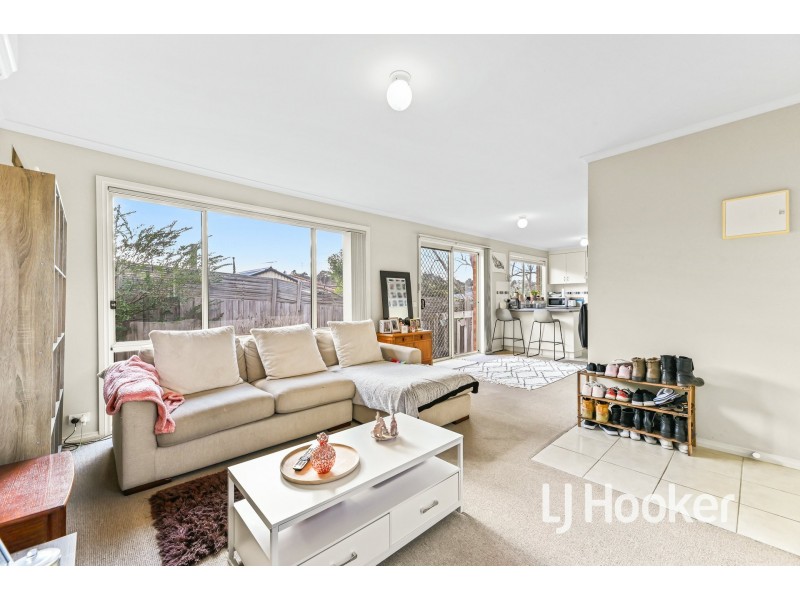 4/3 Hale Place, Pakenham VIC 3810