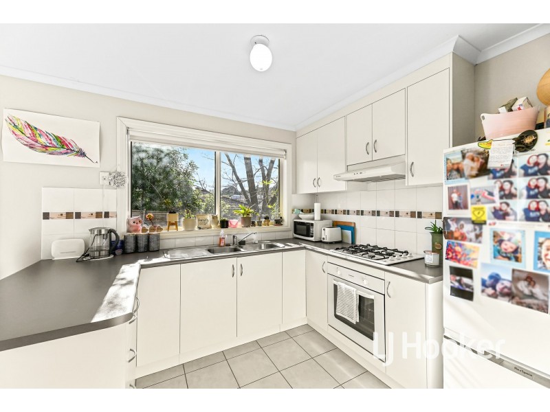 4/3 Hale Place, Pakenham VIC 3810