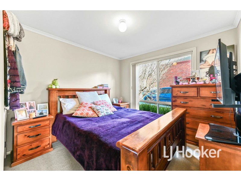 4/3 Hale Place, Pakenham VIC 3810
