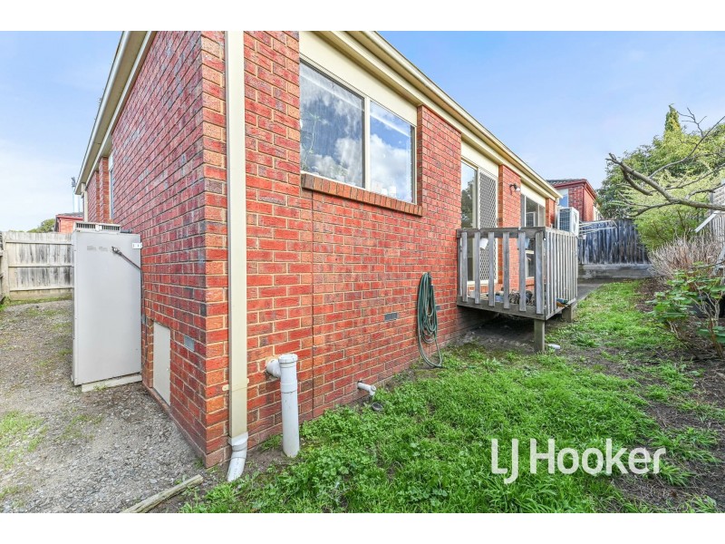 4/3 Hale Place, Pakenham VIC 3810