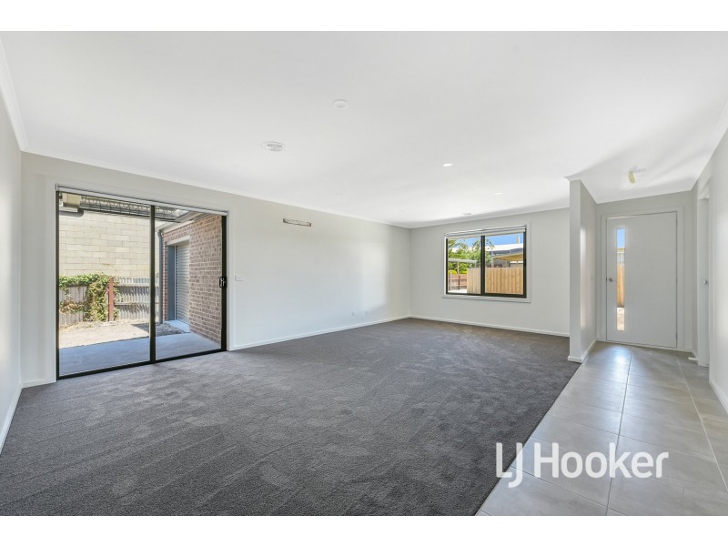 2/376 Rossiter Road, Koo Wee Rup VIC 3981