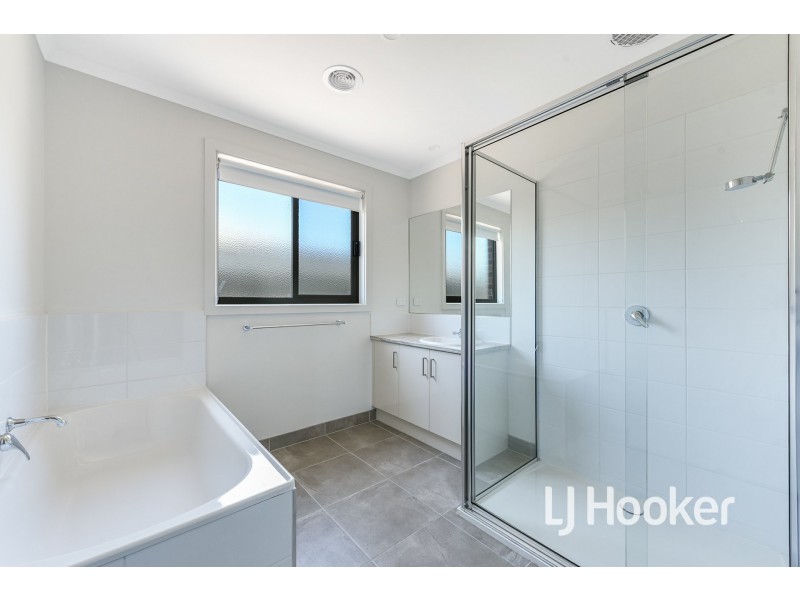 2/376 Rossiter Road, Koo Wee Rup VIC 3981