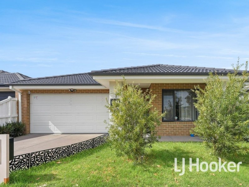 9 Allsburg Avenue, Officer VIC 3809