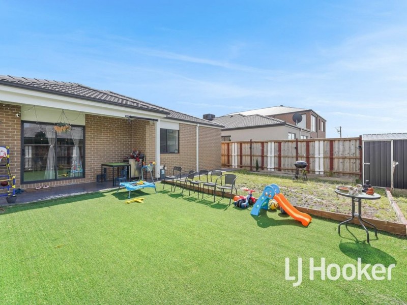 9 Allsburg Avenue, Officer VIC 3809