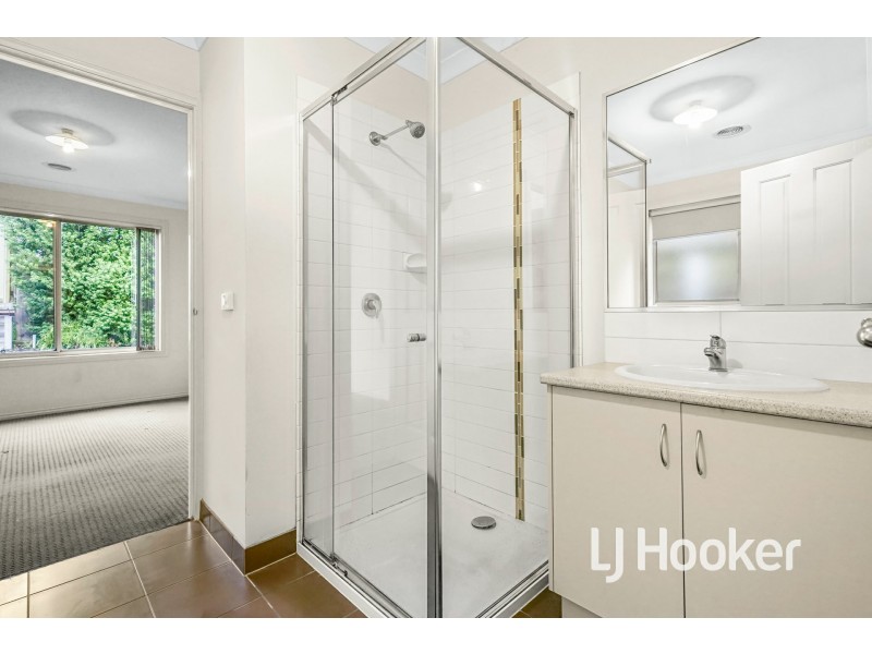 7/12 McClenaghan Place, Pakenham VIC 3810