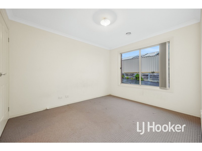 7/12 McClenaghan Place, Pakenham VIC 3810
