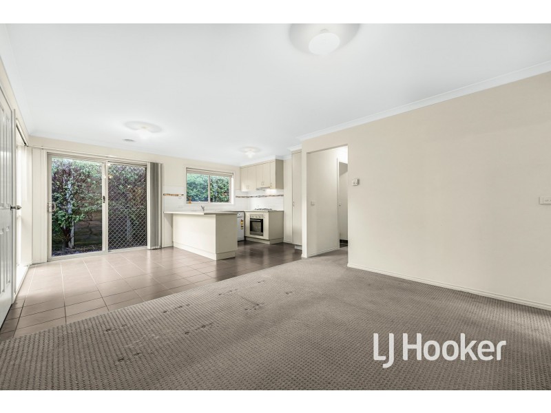 7/12 McClenaghan Place, Pakenham VIC 3810