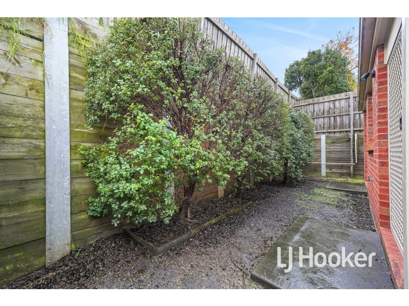 7/12 McClenaghan Place, Pakenham VIC 3810