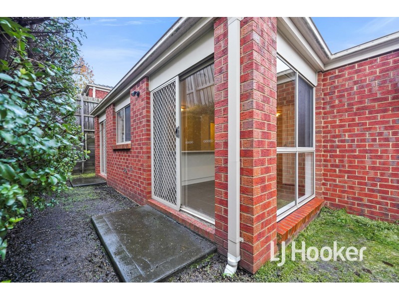 7/12 McClenaghan Place, Pakenham VIC 3810