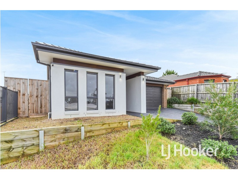 38 Ash Crescent, Pakenham VIC 3810