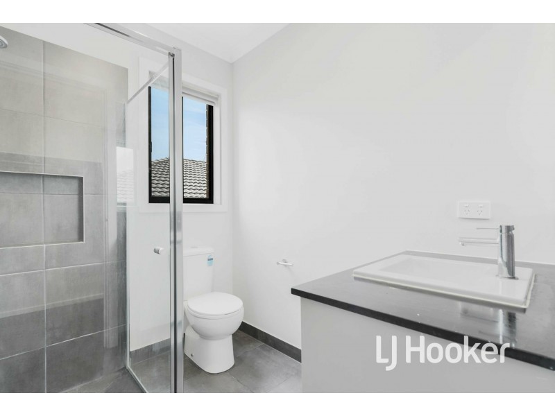38 Ash Crescent, Pakenham VIC 3810
