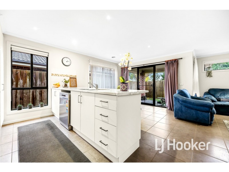 2/14 Hair Court, Beaconsfield VIC 3807