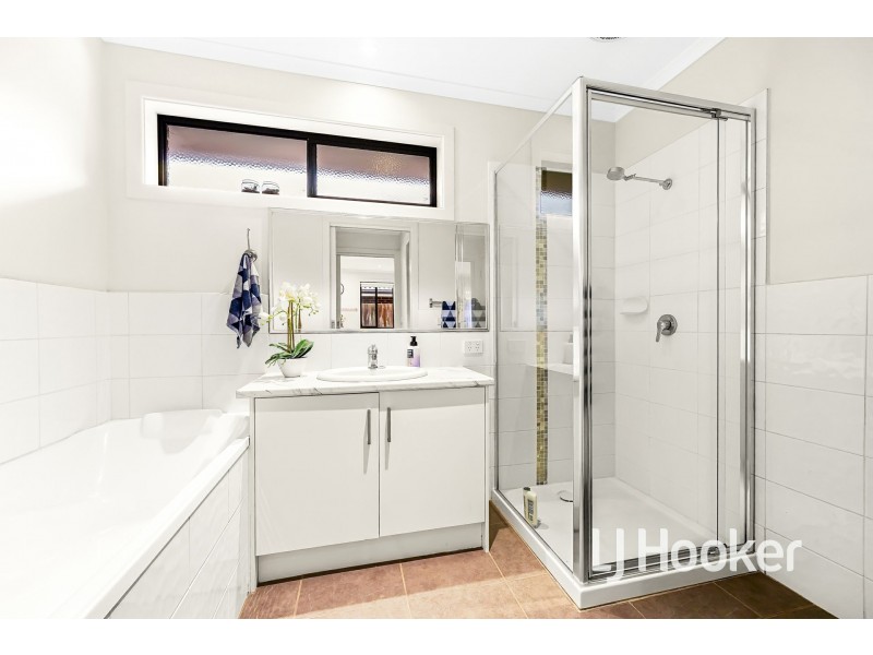 2/14 Hair Court, Beaconsfield VIC 3807