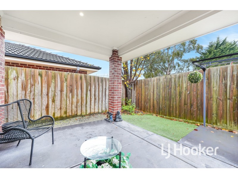 2/14 Hair Court, Beaconsfield VIC 3807