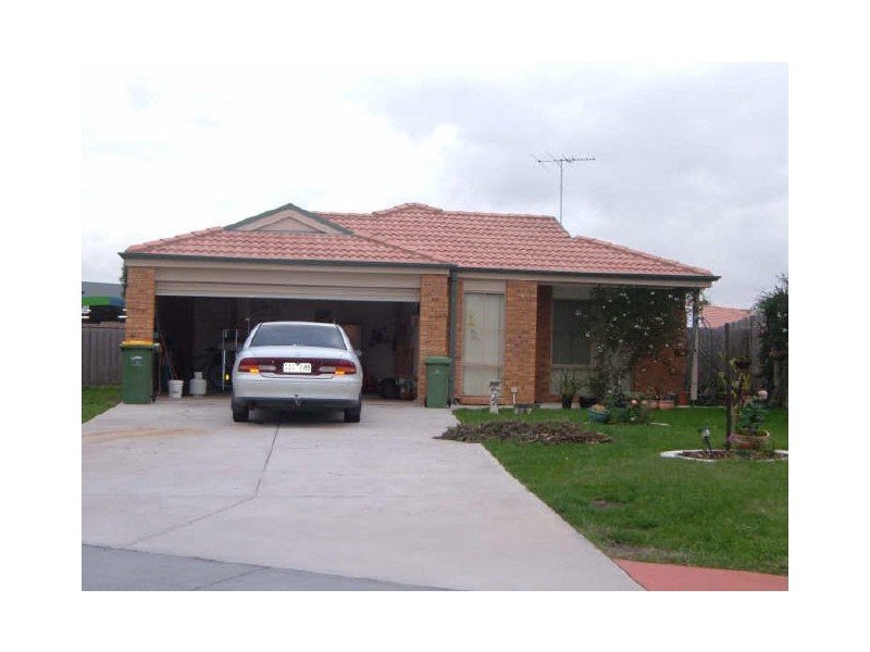 4 Capri Court, Pakenham VIC 3810