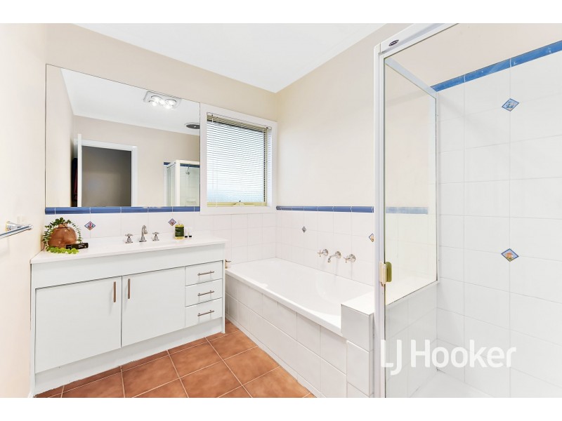 5 Kinross Court, Pakenham VIC 3810