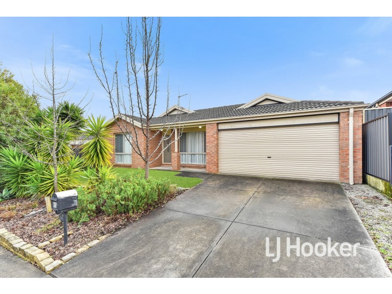 65 Leigh Drive, Pakenham VIC 3810