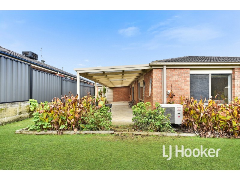 65 Leigh Drive, Pakenham VIC 3810