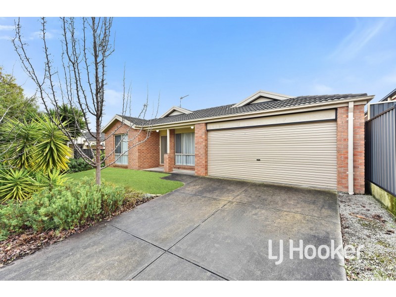 65 Leigh Drive, Pakenham VIC 3810